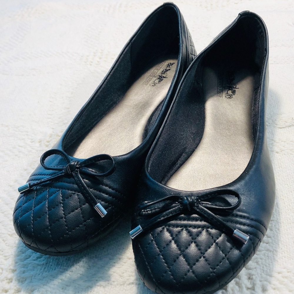 Coach and Four womens black ballet flats size 8.5